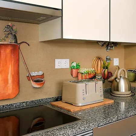 Henri's - Patio Do Convento Lagos