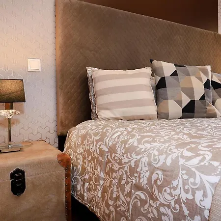 Henri's - Patio Do Convento * Λάγος