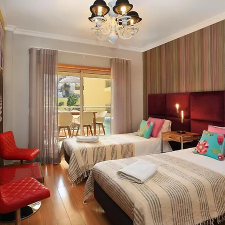 Henri's - Patio Do Convento * Λάγος