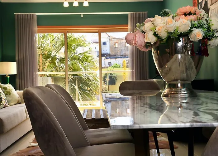 Henri's - Patio Do Convento Lagos